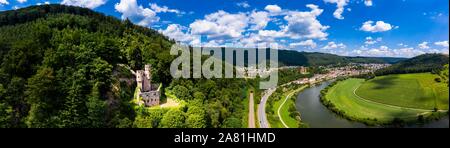 Vista aerea del Vierburgeneck Schadeck Castello, Vorderburg, Mittelburg, Hinterburg vicino Neckarsteinach, Baden-Württemberg, Germania Foto Stock