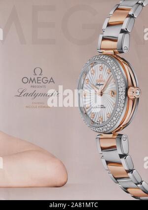 Poster pubblicitari orologio Omega con Nicole Kidman in magazzino carta da 2013 anni, pubblicità creative OMEGA annuncio da 2010s Foto Stock