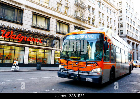 LA METROPOLITANA autobus numero 460 da Los Angeles a Disneyland Foto Stock
