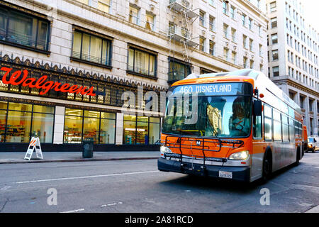 LA METROPOLITANA autobus numero 460 da Los Angeles a Disneyland Foto Stock