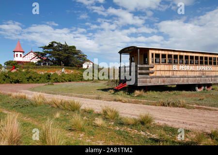 El Pedral lodge, vicino a Puerto Madryn , Chubut Provincia, Patagonia, Argentina. Santuario del pinguino globale della società. Esterno Foto Stock