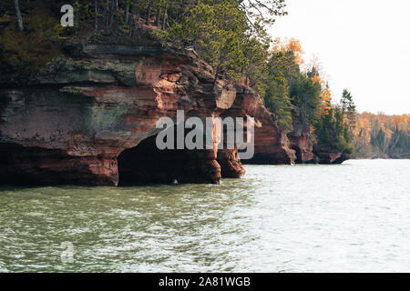Apostolo Isole Grotte Marine in Wisconsin durante la stagione autunnale Foto Stock