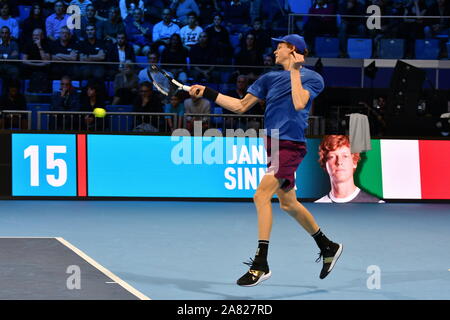 Milano, Italia. 5 Novembre, 2019. sinnerduring Next Gen di ATP Finals - Torneo round - Francesca Tiafoe vs J. peccatore, Tennis Internazionali di Milano, Italia, 05 novembre 2019 - LPS/Alessio Tarpini Credito: Alessio Tarpini/LP/ZUMA filo/Alamy Live News Foto Stock