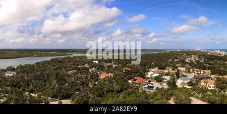 Vista aerea del litorale di New Smyrna Beach e Ponce de Leon ingresso nella Florida Centrale. Foto Stock