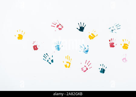 Multicolore e luminose stampe a mano su bianco Foto Stock