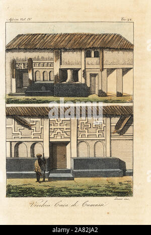 Casa a Kumasi, regno di Ashanti (Ghana), all'inizio del XIX secolo. Handcolored incisione su rame di Antonio Sasso da Giulio Ferrario le antiche e moderne costumi di tutti i popoli del mondo, Firenze, Italia, 1843. Foto Stock