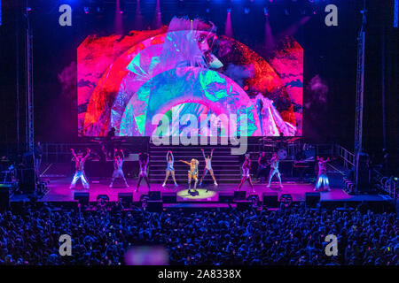 Dublino, Irlanda. 05 Nov, 2019. Christina Aguilera si esibisce dal vivo sul palco a un sold out show durante il tour x a 3Arena di Dublino. Credito: SOPA Immagini limitata/Alamy Live News Foto Stock