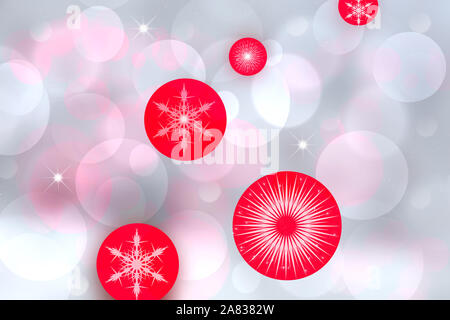 Rosso palle di Natale su abstract festivo invernale delicato Natale o Capodanno texture di sfondo con scintillante azzurro rosa e bianco bokeh illuminato Foto Stock