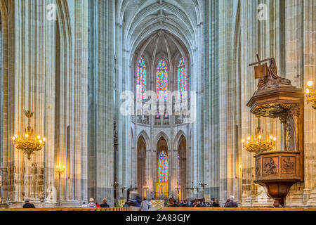 Gli interni della cattedrale di San Pietro e San Paolo, Nantes, Pays de la Loire, Francia. Foto Stock