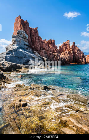 Vista la mitica "rocce rosse" di Arbatax, Sardegna. Foto Stock
