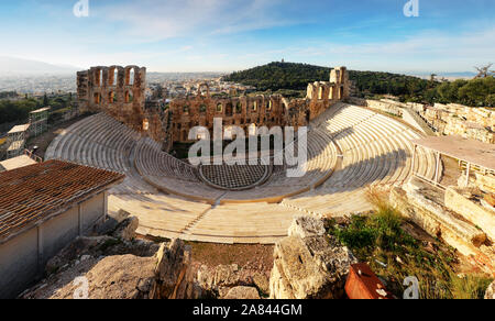Atene - rovine dell antico teatro di Herodion Atticus in Acropolis, Grecia Foto Stock