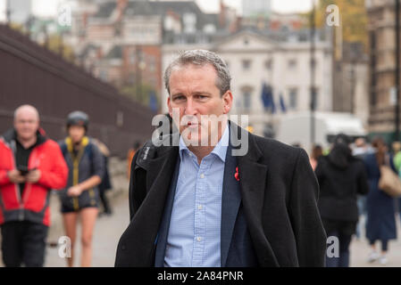 Damian cerve MP arrivando alla House of Commons per il loro ultimo giorno di dibattiti prima che il Parlamento viene sciolto in preparazione per le elezioni generali Foto Stock