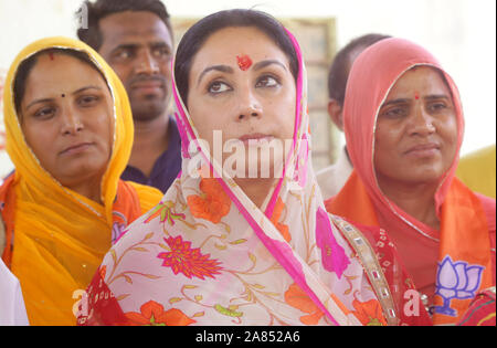 Membro del Parlamento e Jaipur Princess Diya Kumari durante una visita a Beawar, Rajasthan, India. Foto/Sumit Saraswat Foto Stock