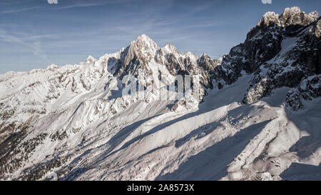 Antenna fuco vista di Aiguille du plan, sulla parte superiore delle Alpi francesi Foto Stock