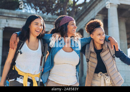 Felice e spensierato la madre e le figlie Foto Stock