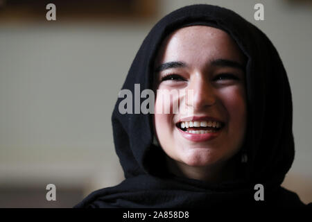 RCSI studente di medicina Suaad Alshleh che è stato presentato con il inaugral Professor William C Campbell borsa di studio presso il Royal College of Surgeons Irlanda a Dublino. Foto Stock