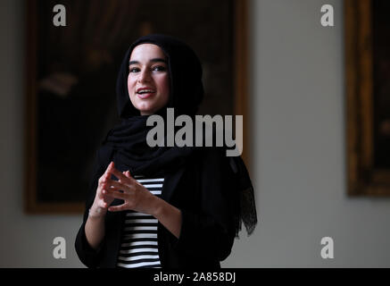 RCSI studente di medicina Suaad Alshleh che è stato presentato con il inaugral Professor William C Campbell borsa di studio presso il Royal College of Surgeons Irlanda a Dublino. Foto Stock