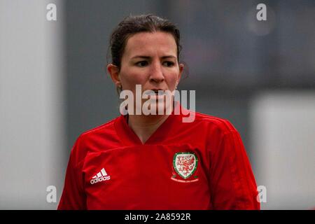 Cardiff, Galles 6/11/19. Helen Ward del Galles in Galles la formazione delle donne a RSU Sports Park davanti a loro UEFA Euro Qualifier contro l'Irlanda del Nord. Le Foto Stock