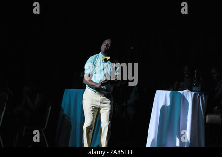 MIAMI BEACH, FL - 24 Maggio:/attore comico John Witherspoon suona dal vivo durante la Seconda commedia annuale Fest a James L Knight Center Miami, Florida domenica 24 maggio, 2009 persone: John Witherspoon Credito: tempeste Media Group/Alamy Live News Foto Stock