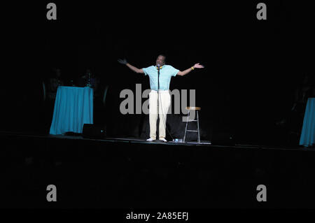 MIAMI BEACH, FL - 24 Maggio:/attore comico John Witherspoon suona dal vivo durante la Seconda commedia annuale Fest a James L Knight Center Miami, Florida domenica 24 maggio, 2009 persone: John Witherspoon Credito: tempeste Media Group/Alamy Live News Foto Stock