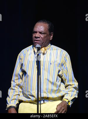 MIAMI BEACH, FL - 24 Maggio:/attore comico John Witherspoon suona dal vivo durante la Seconda commedia annuale Fest a James L Knight Center Miami, Florida domenica 24 maggio, 2009 persone: John Witherspoon Credito: tempeste Media Group/Alamy Live News Foto Stock