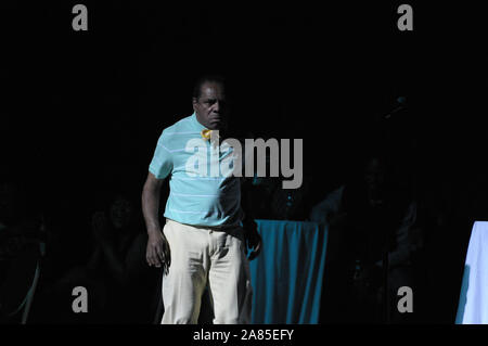 MIAMI BEACH, FL - 24 Maggio:/attore comico John Witherspoon suona dal vivo durante la Seconda commedia annuale Fest a James L Knight Center Miami, Florida domenica 24 maggio, 2009 persone: John Witherspoon Credito: tempeste Media Group/Alamy Live News Foto Stock