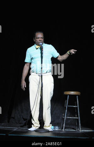 MIAMI BEACH, FL - 24 Maggio:/attore comico John Witherspoon suona dal vivo durante la Seconda commedia annuale Fest a James L Knight Center Miami, Florida domenica 24 maggio, 2009 persone: John Witherspoon Credito: tempeste Media Group/Alamy Live News Foto Stock