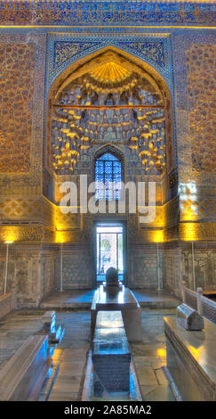 Interno del Gur-e-Amir, Samarcanda Foto Stock