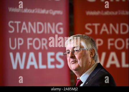 Il gallese leader laburista Mark Drakeford AM, in occasione del lancio del Welsh Labour Party campagna in Cardiff. Foto Stock