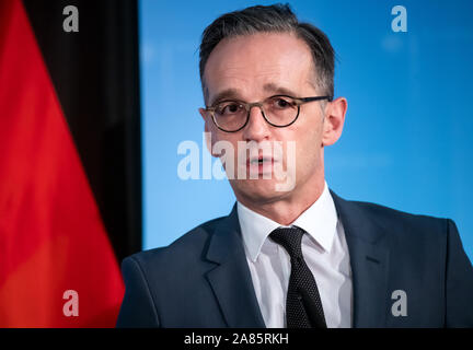 Berlino, Germania. 6 Nov, 2019. Heiko Maas (SPD), il ministro degli Affari Esteri, commenti in occasione di una conferenza stampa con estone di ministro degli Esteri Reinsalu ha dopo i suoi colloqui presso il Foreign Office. Credito: Bernd von Jutrczenka/dpa/Alamy Live News Foto Stock