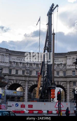 Lavori in corso sul Admiralty Arch per trasformarlo nel Regno Unito la seconda Waldorf Astoria hotel di proprietà di innescare gli investitori di capitali (PIC) gestito da Hilton Hotels Foto Stock