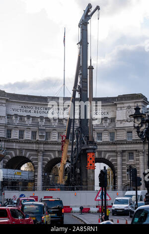 Lavori in corso sul Admiralty Arch per trasformarlo nel Regno Unito la seconda Waldorf Astoria hotel di proprietà di innescare gli investitori di capitali (PIC) gestito da Hilton Hotels Foto Stock