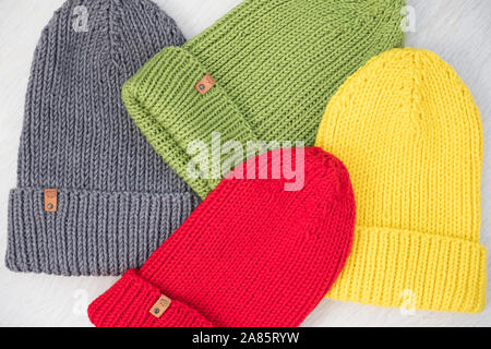 Accogliente insieme a maglia di cappelli Foto Stock