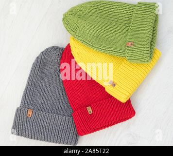 Accogliente insieme a maglia di cappelli Foto Stock