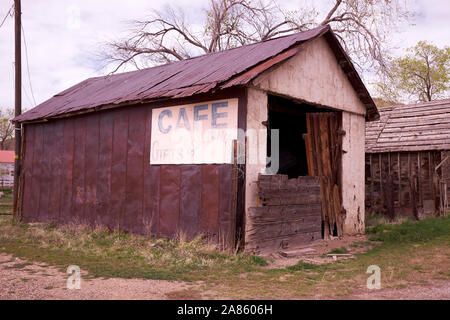 Abbandonate e edifici lungo la linea ferroviaria in Thompson molle, Utah, Stati Uniti d'America Foto Stock