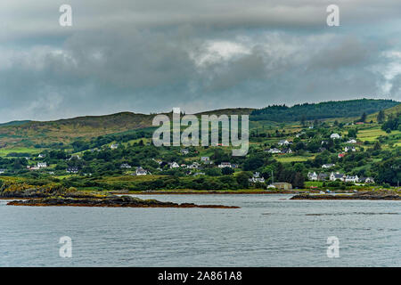 Armadale litorale viste dal traghetto, Isola di Skye Foto Stock