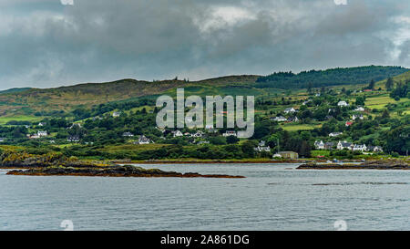 Armadale litorale viste dal traghetto, Isola di Skye Foto Stock