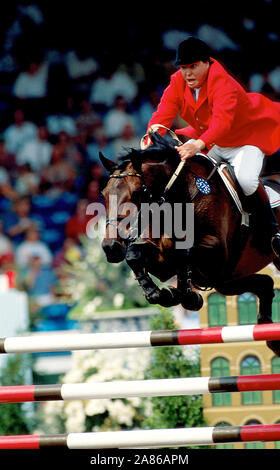 Giochi equestri mondiali, l'Aia, 1994, Federico Fernandez (MEX) riding Maria Foto Stock