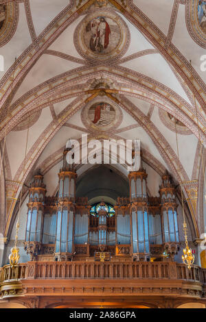 L'organo a canne della chiesa di Santa Chiara o Klara chiesa nel centro di Stoccolma, Svezia. Foto Stock