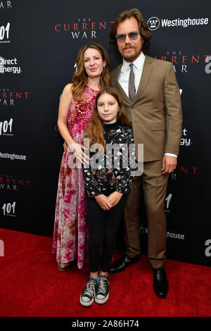 Kate Arrington, Sylvia Shannon e Michael Shannon - "L'attuale guerra' premiere del film, arrivi, AMC Lincoln Square 13, New York, Stati Uniti d'America - 21 Ott 2019 Foto Stock