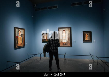 Alla fiera 'MODIGLIANI e l'avventura di Montparnasse' al 'Museo della Città' nella Piazza del Luogo Pio, Livorno. Settore Modigliani Foto Stock