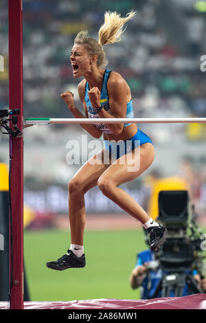 DOHA - QATAR SEPT 30: Yuliya Levchenko dell'Ucraina competere nel salto in alto finale il Giorno 4 del XVII IAAF mondiale di atletica 2019, Kalif Foto Stock