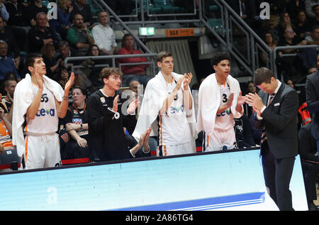 Bologna, Italia. 6 Nov, 2019. Il banco di ratiopharm ulmduring Segafredo Virtus Bologna vs Ratiopharm Ulm, Basket campionato EuroCup a Bologna, Italia, 06 novembre 2019 - LPS/Michele Nucci Credito: Michele Nucci/LP/ZUMA filo/Alamy Live News Foto Stock