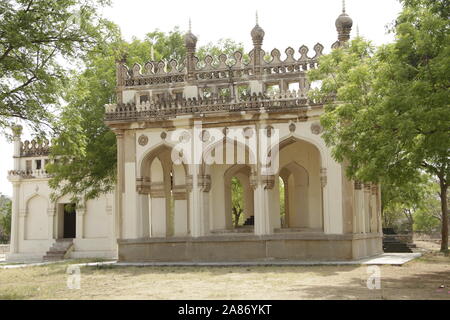 Qutab Shahi tombe : essi sono situati nel Ibrahim Bagh, vicino al famoso Golconda Fort a Hyderabad, in India. Foto Stock