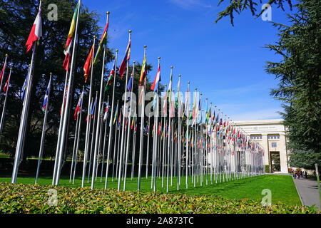 Ginevra, Svizzera - 5 APR 2019- vista esterna dell Ufficio delle Nazioni Unite a Ginevra (ONUG) situato nel Palais des Nations building a Ginevra, Swi Foto Stock