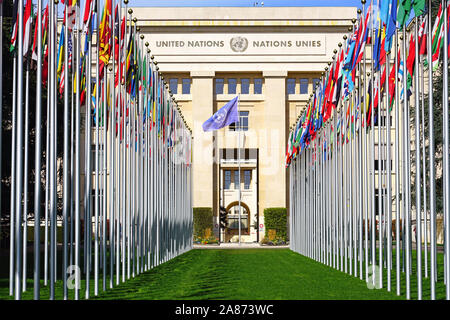 Ginevra, Svizzera - 5 APR 2019- vista esterna dell Ufficio delle Nazioni Unite a Ginevra (ONUG) situato nel Palais des Nations building a Ginevra, Swi Foto Stock