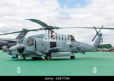 VANDALIA, OHIO / STATI UNITI D'America - 23 giugno 2018: una marina degli Stati Uniti Sikorsky SH-60 Seahawk si siede sul display statico al 2018 Vectren Airshow di Dayton. Foto Stock