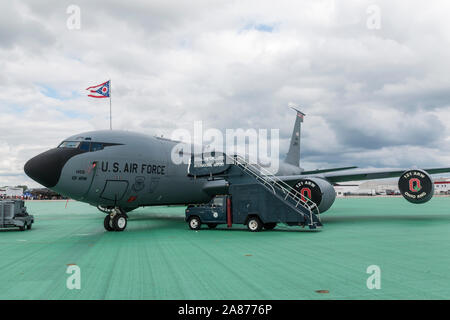 VANDALIA, OHIO / STATI UNITI D'America - 23 giugno 2018: Una United States Air Force KC-135 Stratotanker al 2018 Vectren Airshow di Dayton. Foto Stock