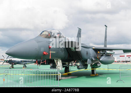 VANDALIA, OHIO / STATI UNITI D'America - 22 giugno 2018: Una United States Air Force F-15E Strike Eagle siede sul display statico al 2018 Vectren Airshow di Dayton. Foto Stock