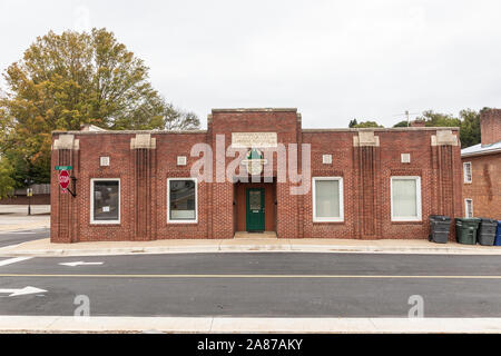 WILKESBORO, NC, Stati Uniti d'America-19 OTT 2019: anticamente la sede del Municipio e il Dipartimento dei Vigili del Fuoco. Foto Stock